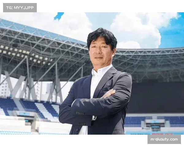 韩国现代高中系球员组成防线 经验不足显稚嫩